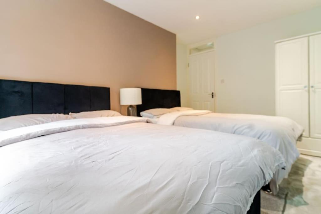 A&S Properties, No Guest Fees, Bank Transfe Deposit Available Wolverhampton Exteriér fotografie