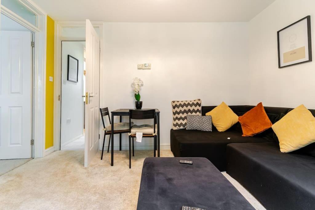 A&S Properties, No Guest Fees, Bank Transfe Deposit Available Wolverhampton Exteriér fotografie
