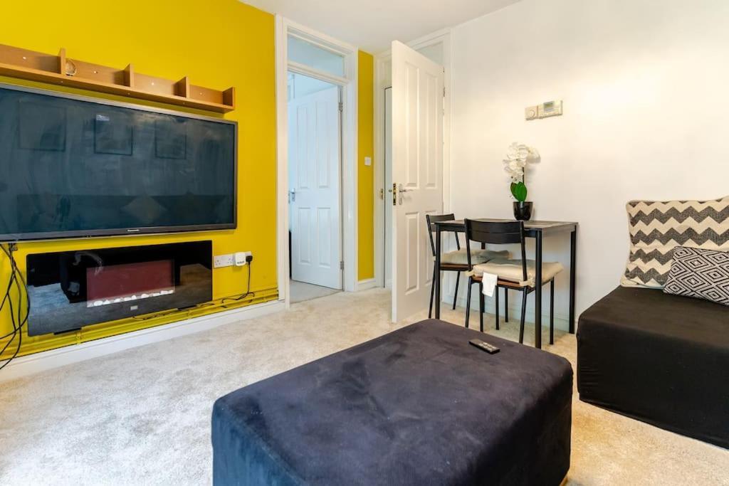 A&S Properties, No Guest Fees, Bank Transfe Deposit Available Wolverhampton Exteriér fotografie