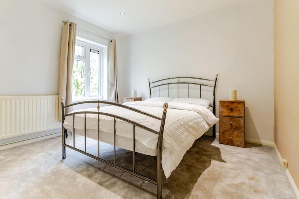A&S Properties, No Guest Fees, Bank Transfe Deposit Available Wolverhampton Exteriér fotografie